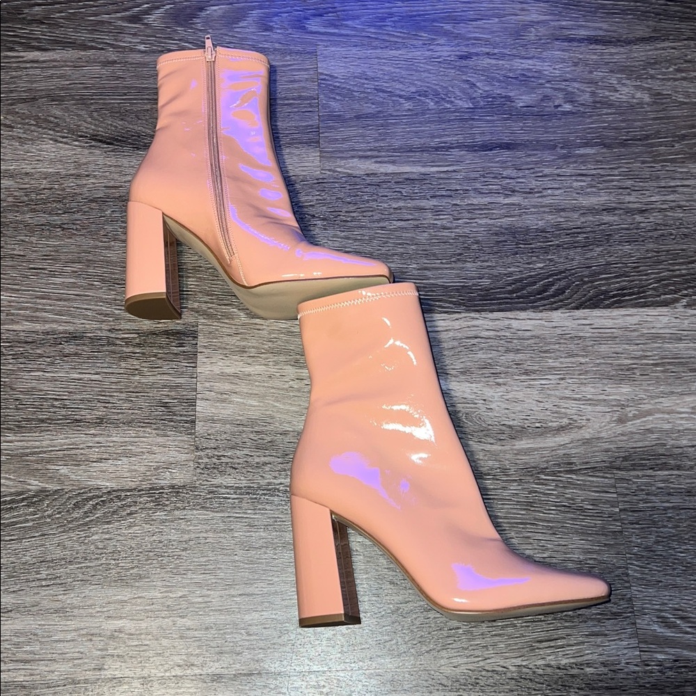 NWOB Steve Madden Vegan Leather Nude/Pink Square Toe Ankle Boots US W9 - Picture 4 of 9